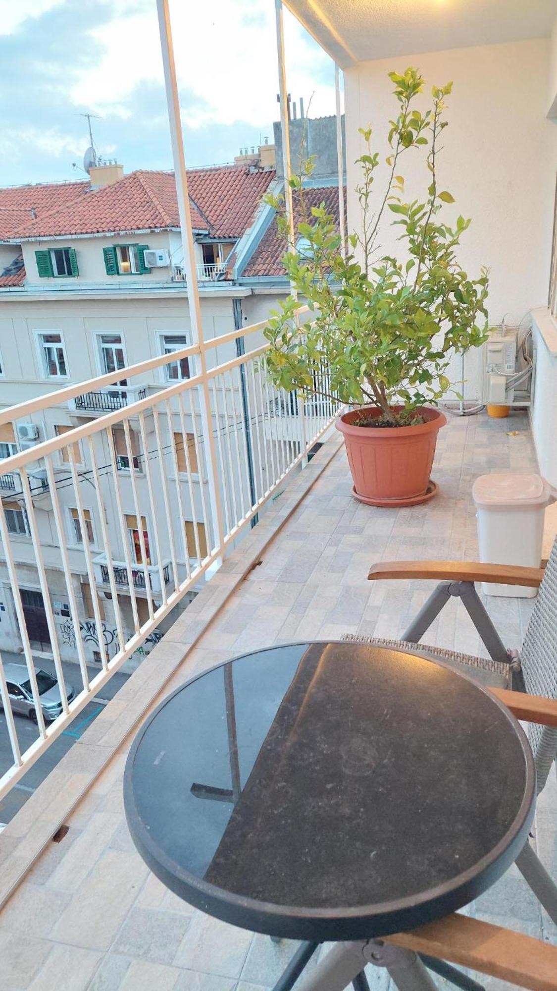 Room With Private Toilet And Terrace In City Center In Shared Apartment Split Exteriér fotografie